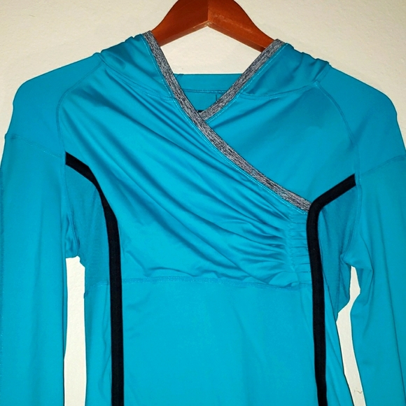 Rare Lululemon Cross Train Pullover  - Picture 4 of 10